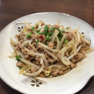 レンジで簡単！もやしと豚ひき肉のちょい辛蒸し